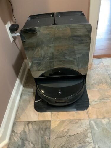 Roborock Saros 10R Robot Vacuum and Mop – Ultra-Slim 3.14”, Powerful Suction, Zero-Tangling, Self-Emptying, Smart Mapping, Hot Air Drying, Pet-Friendly – Black photo review
