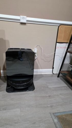 Roborock Saros 10R Robot Vacuum and Mop – Ultra-Slim 3.14”, Powerful Suction, Zero-Tangling, Self-Emptying, Smart Mapping, Hot Air Drying, Pet-Friendly – Black photo review