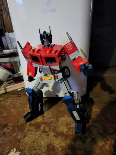LEGO Icons Optimus Prime Transformers Set 10302 – 2-in-1 Robot and Truck Collectible Model Kit for Adults with Weapons & Accessories – Build & Display Autobot Leader – 1,508 Pieces photo review